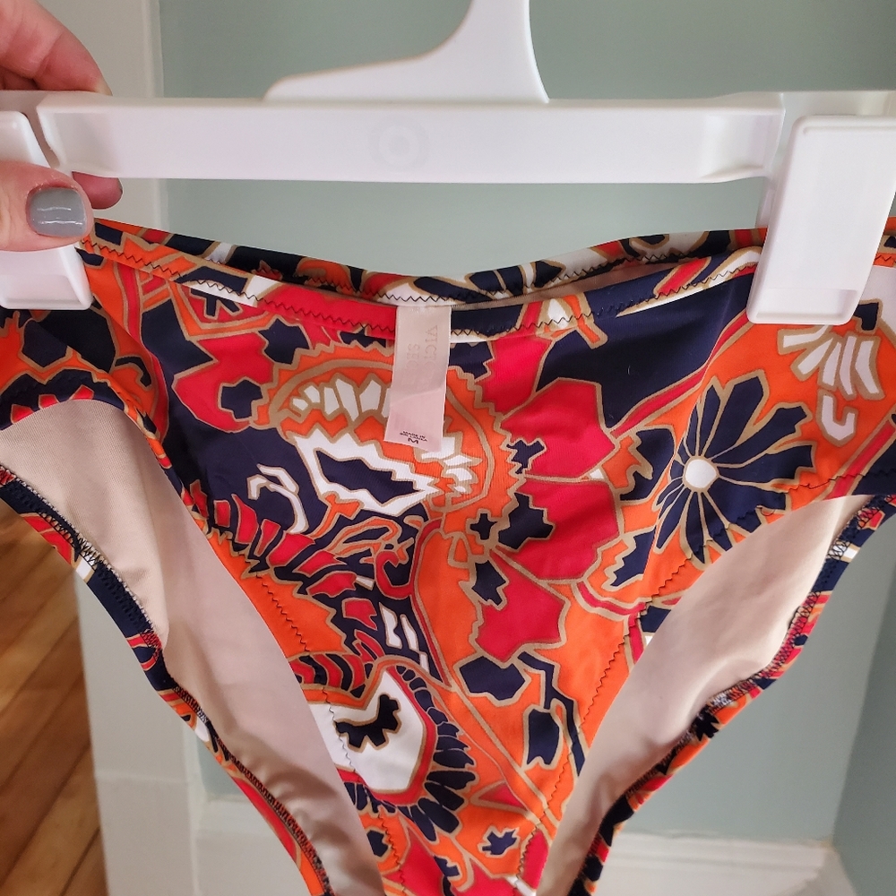 Bathing suit - Picture 3 of 4